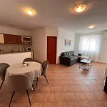Apartment M&m-free Parking